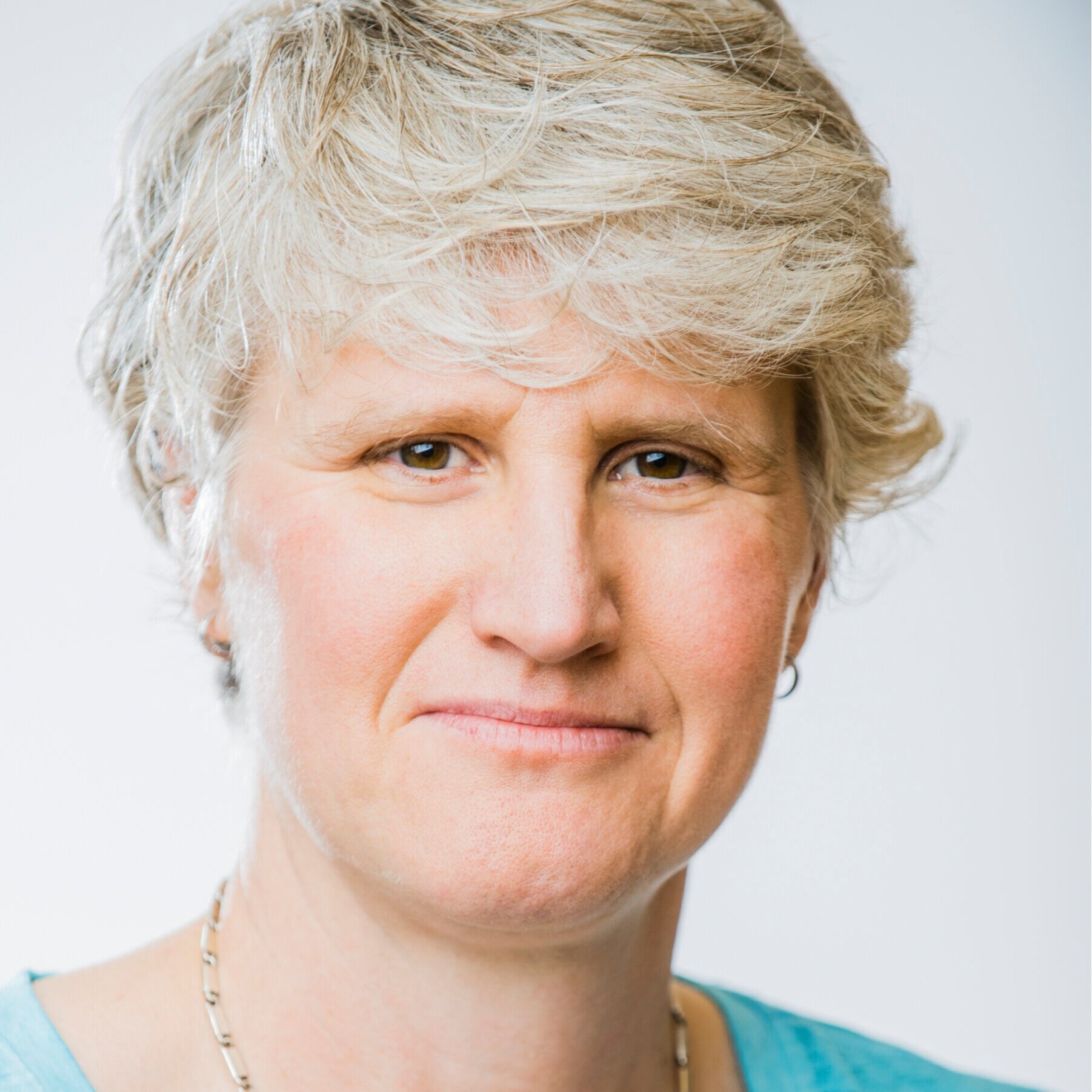 Andrea (she/her) is an award-winning Lighting Designer and Production Manager who has worked professionally across Canada and internationally for 35 years. She is the recipient of 9 Dora Mavor Moore Awards and 2 Montreal English Theatre Awards for O…