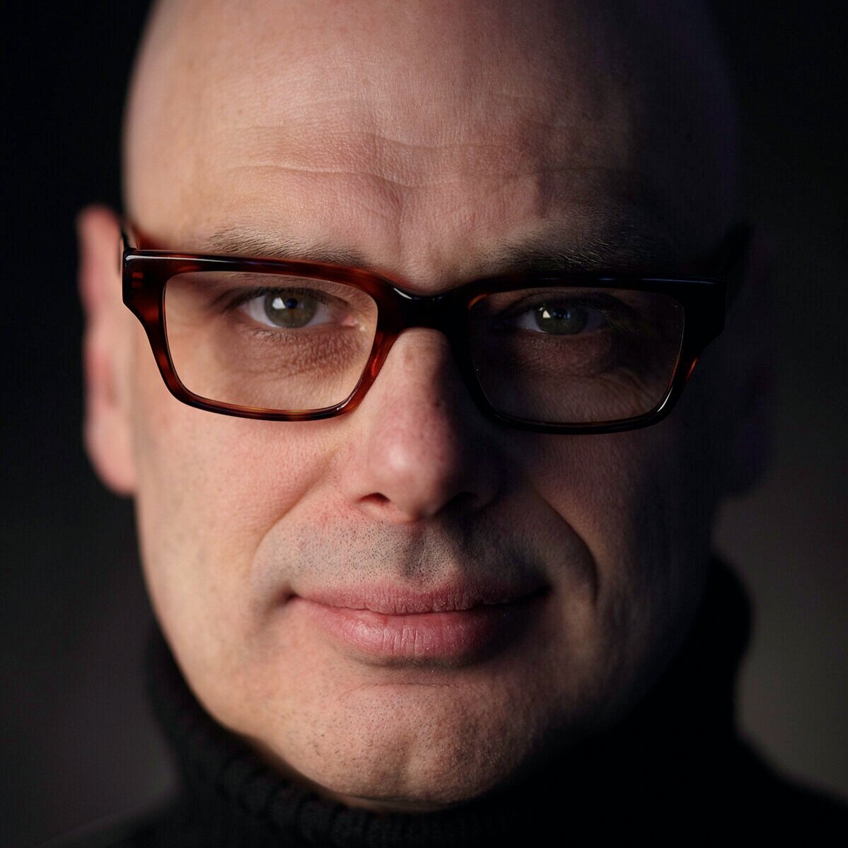 Hugh (he/him) is a Treaty 1 based lighting and multi-media designer, and a photographer. He has collaborated with choreographers, directors, visual artists, and dance and theatre companies throughout Canada and around the world, in venues large and …